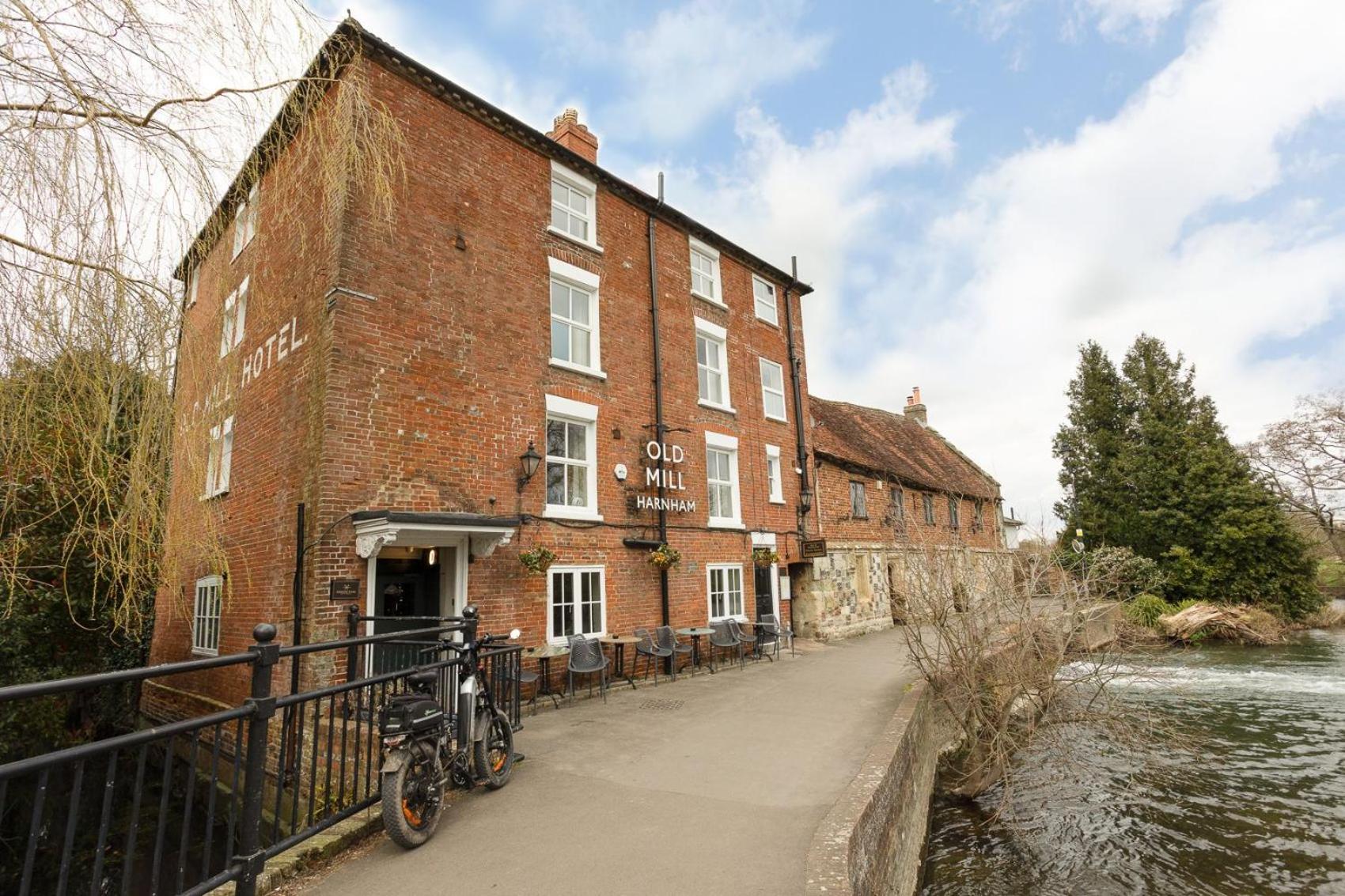 Old Mill Hotel Σαλισμπέρι Εξωτερικό φωτογραφία
